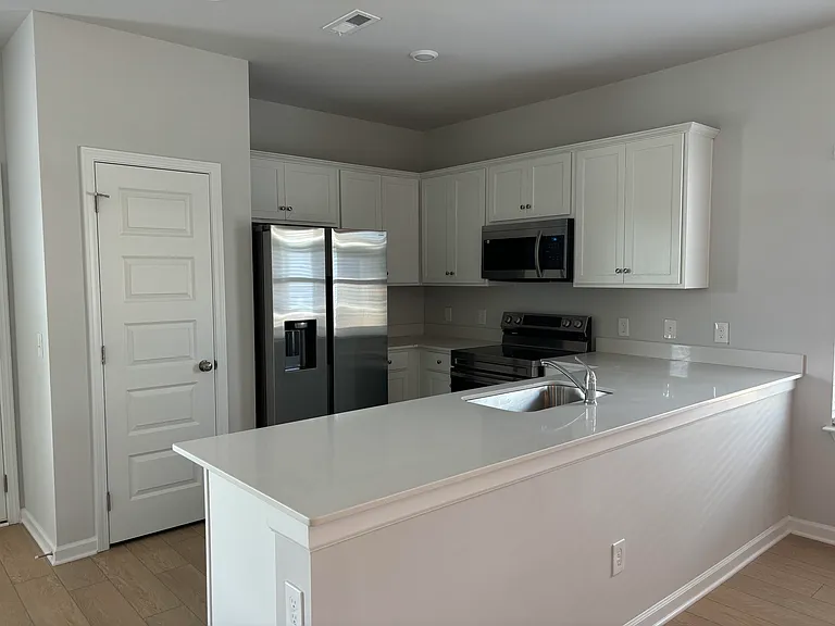 22837 Dashwood Ln — Photo 3