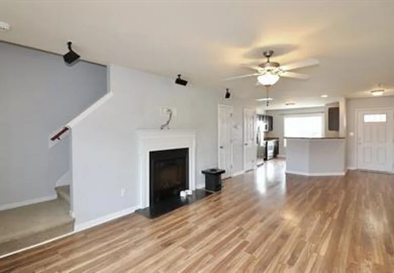 198 Collinwood Dr — Photo 6