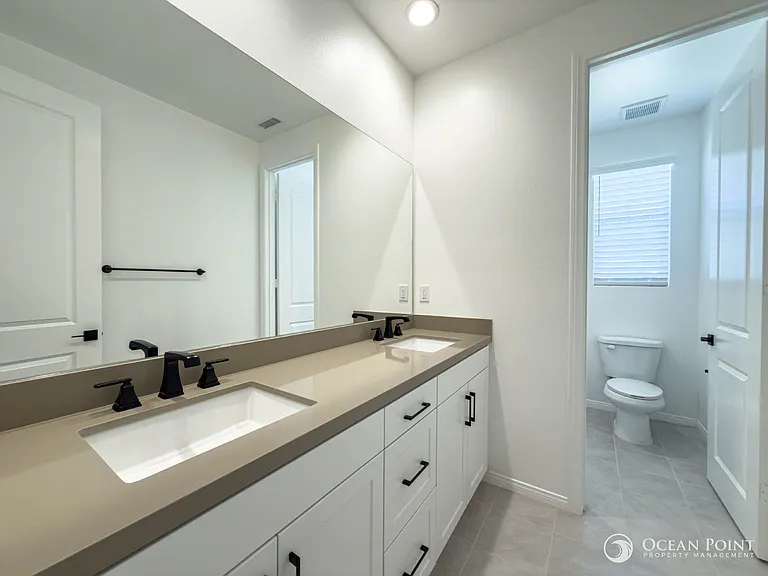405 Wisteria St — Photo 23