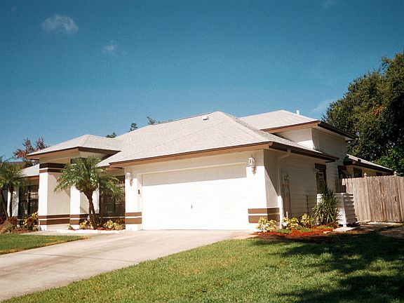 4th image of 9862 Ashley Dr