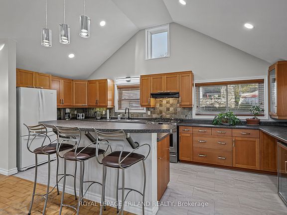 3rd image of 3137 Hale St