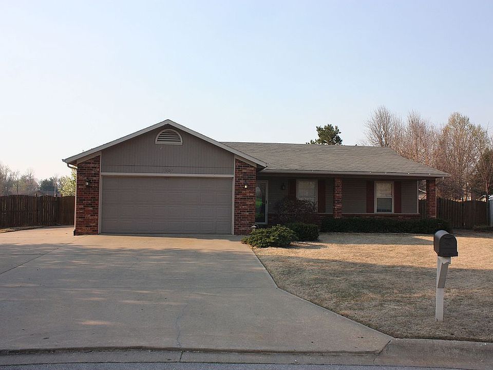 1st image of 1607 W Centennial Dr