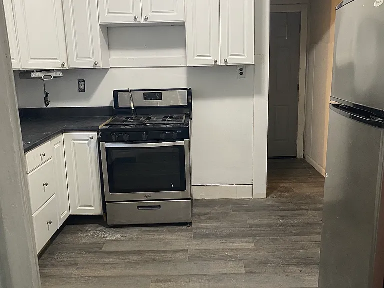 559 Alexander Pl — Photo 3