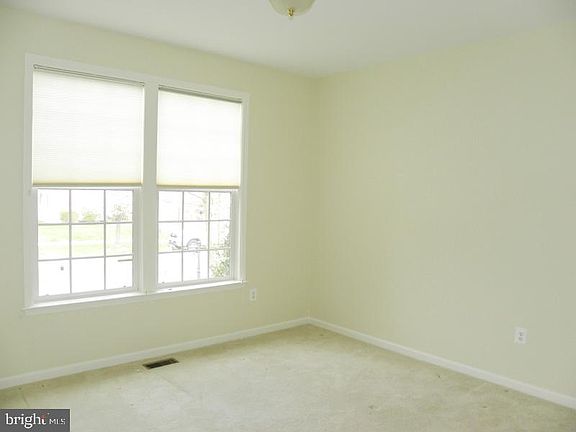 5th image of 9574 Fintry St