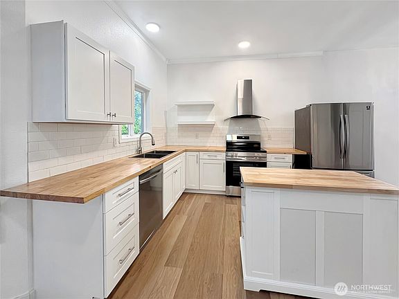 2nd image of 9605 132nd Street