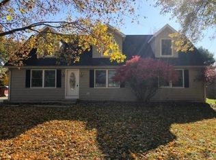 128 Sager Rd, Valparaiso, IN 46383