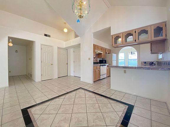 3rd image of 4748 Loma De Plata Dr