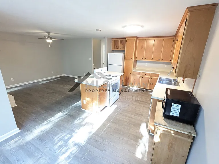 4424 American Dr — Photo 6