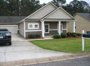 201 Stoney Creek Dr, Lagrange, GA 30241