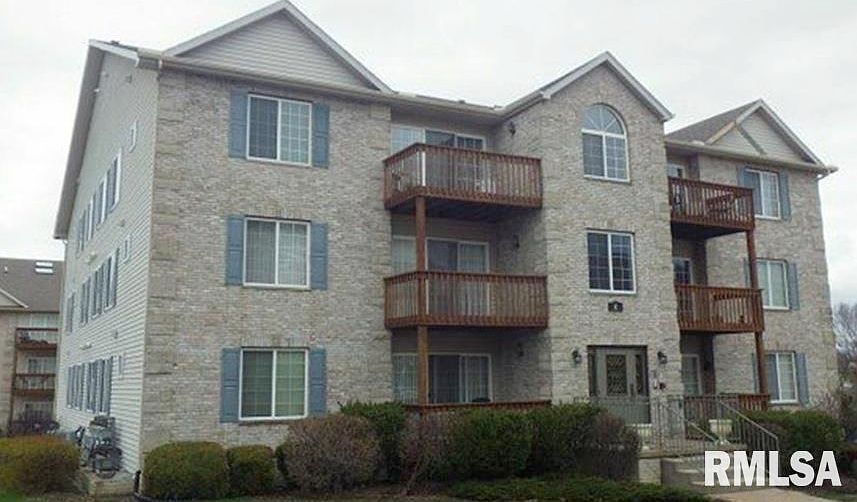 1st image of 3027 Holiday Ct #4
