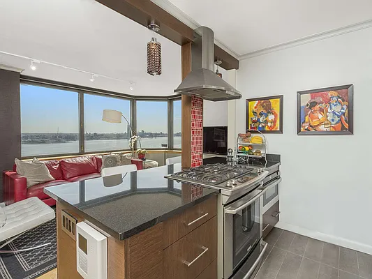 Rented by Nest Seekers International | media 17