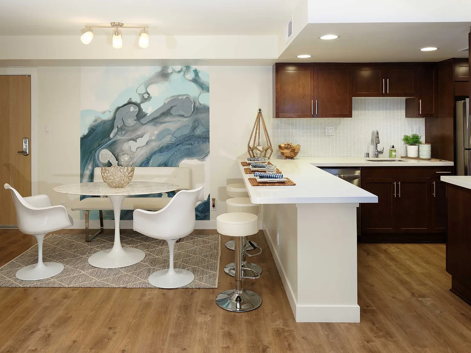 Wayfarer Apartments + Marina — Photo 3