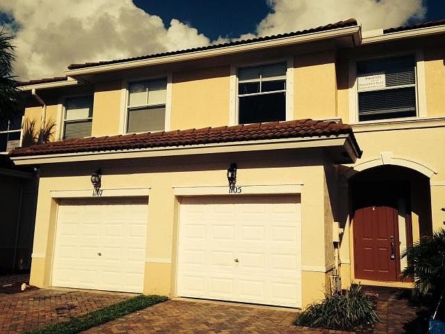 1st image of 1105 Seminole Palms Dr