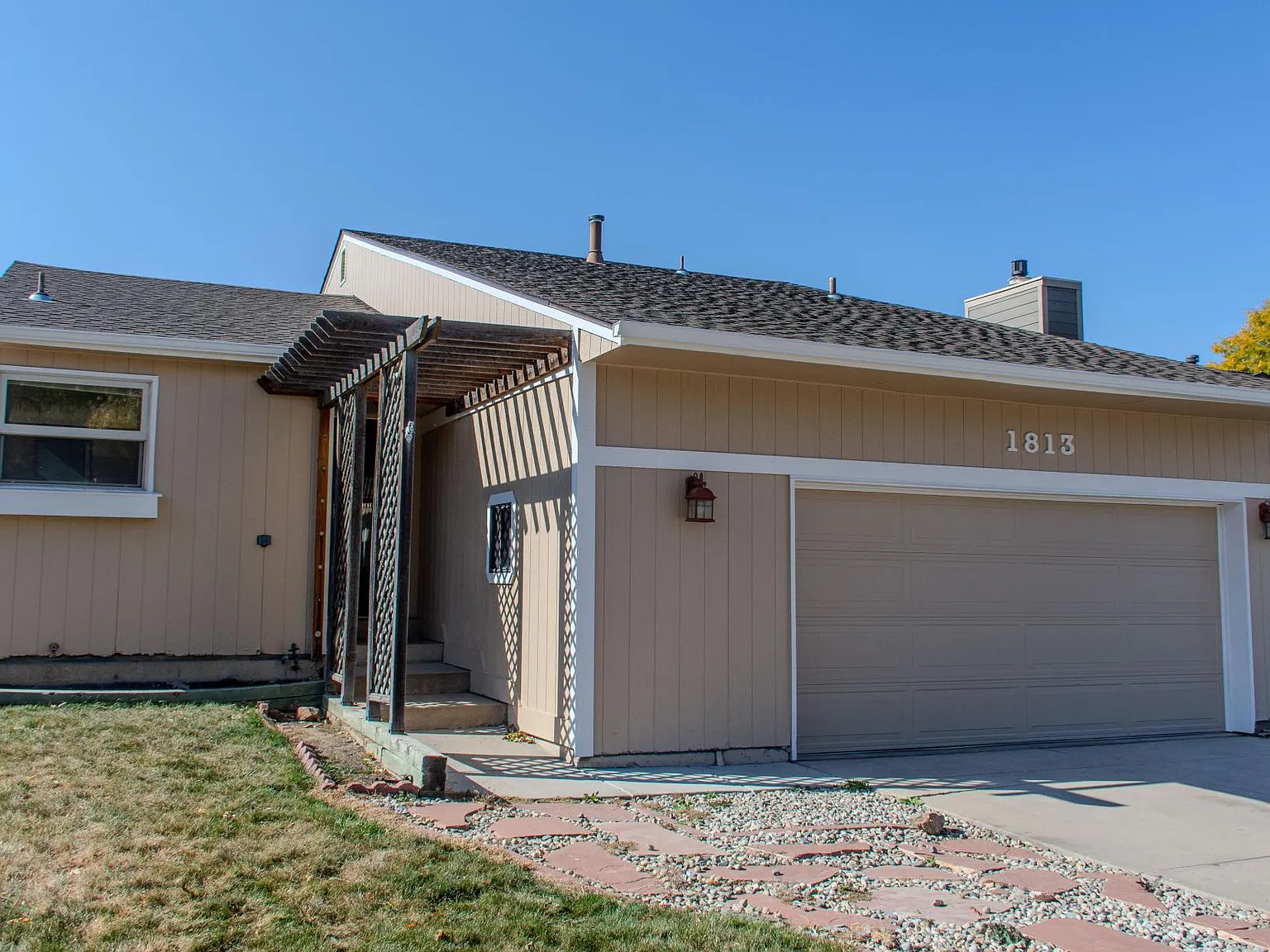 1813 Logan St — Photo 1