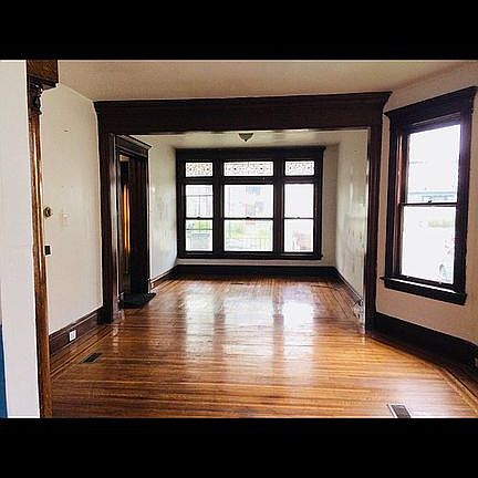 3rd image of 187 Northland Ave