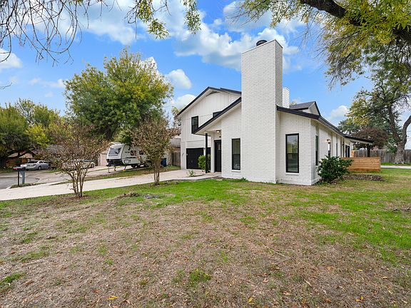 3rd image of 205 Downshire Dr