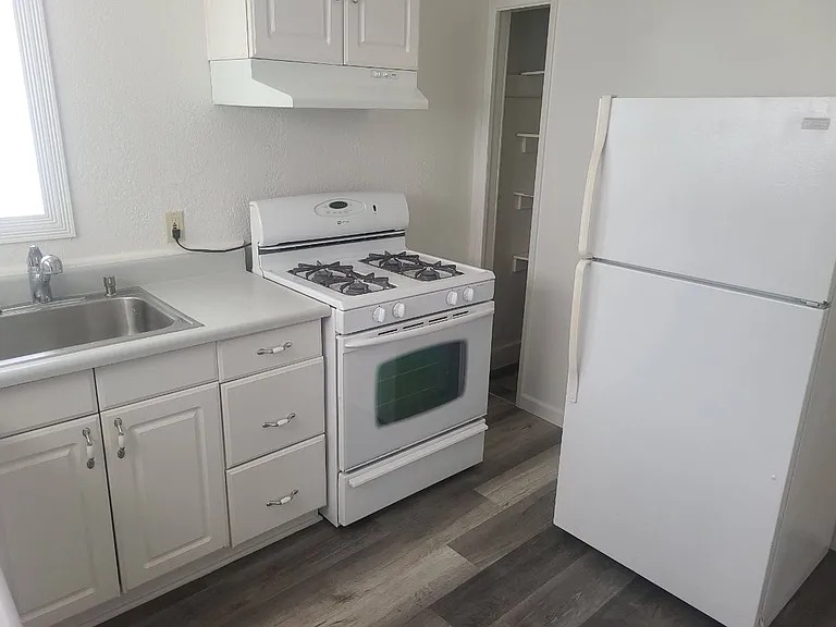115-117 Santa Barbara Ave #115 — Photo 2