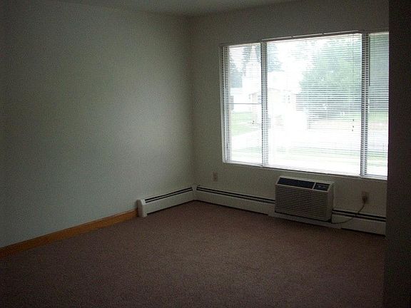 2nd image of 1204 Memorial Dr APT 14