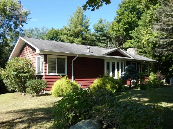 2223 Sandy Lake Grove City Rd, Jackson Center, PA 16133