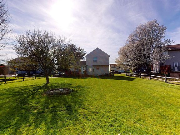 5th image of 632 Meadow Brook Pl