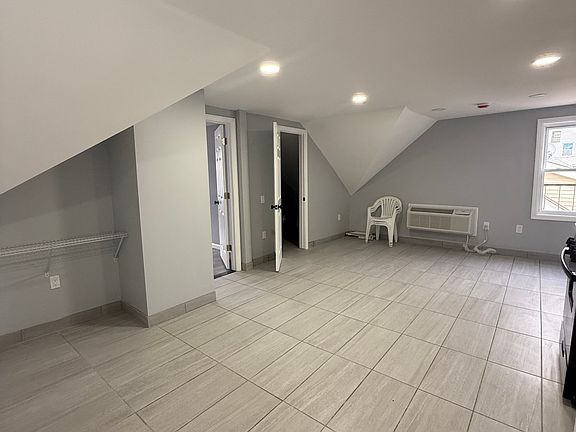 3rd image of 31-33 Bloomfield Ave