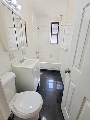 Rented by Metro Park Realty Inc | media 29