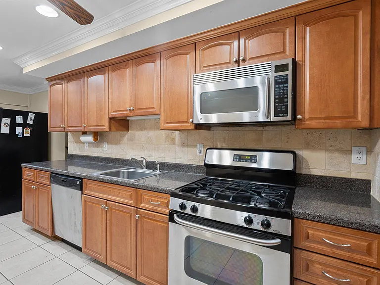 19 Hawthorne Ave #1 — Photo 15