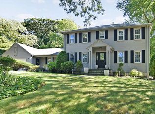 100 Winnisquam Dr, Warwick, RI 02886