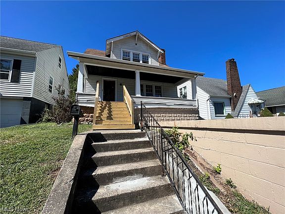 2nd image of 1219 Virginia St