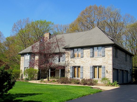 2nd image of 1012 S Butternut Cir