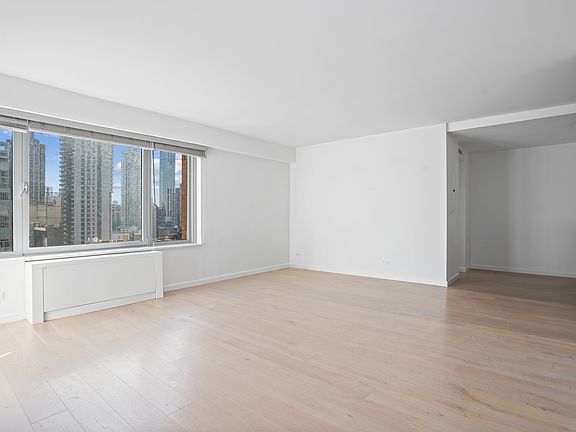 4th image of 200 E 62nd St APT 12C