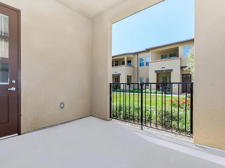 Tempranillo Apartments — Photo 19