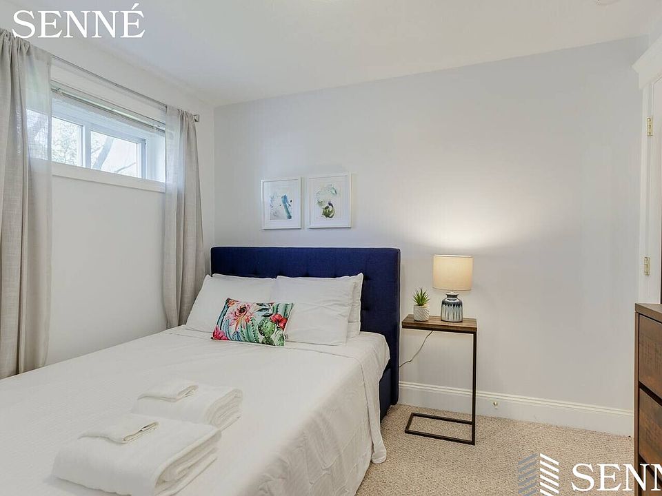 2nd image of 134 Newbury Ave APT 1A