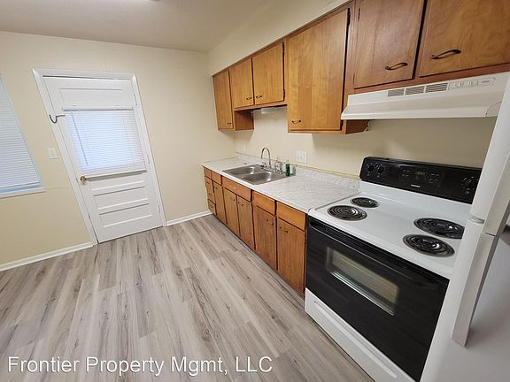 4th image of 801 S Maguire St #5B