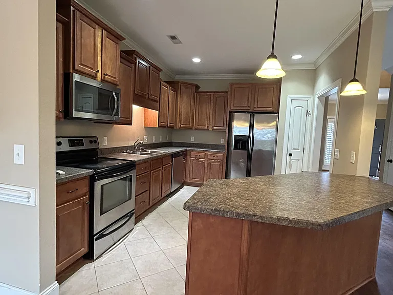 1629 Brook Hollow Dr #A — Photo 7