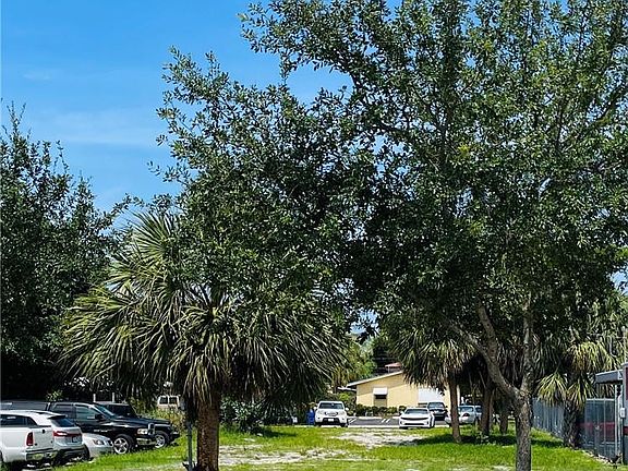 3rd image of 309 SE 22nd Avenue