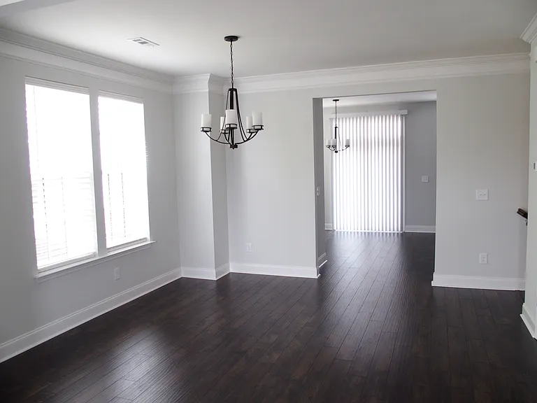 807 Bolton Dr — Photo 9