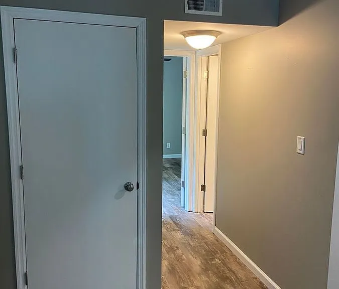 904 Georgian Dr #L — Photo 11