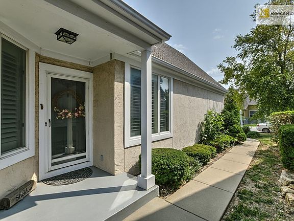 5th image of 11076 W 98th St