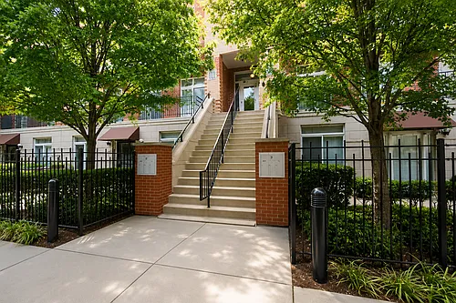 1033 E 46th St #403 Photo 1 1033 E 46th St #403 Photo 1