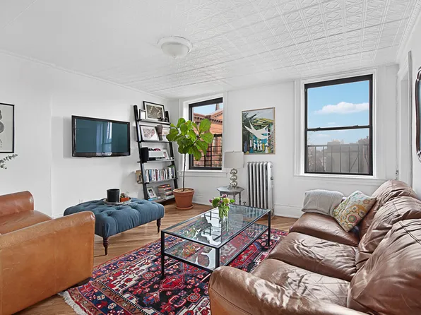 261 Clinton Street image 1 of 6