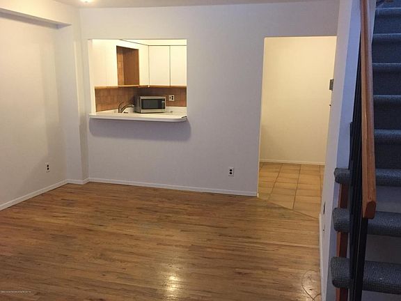 3rd image of 23A Fuller Ct