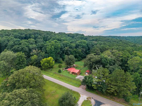 1374 NE Thompson Rd, Decatur, AL 35603