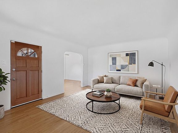 4th image of 629 Dartmouth Dr NE