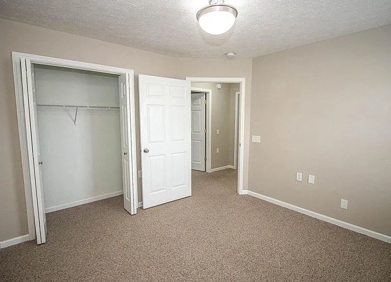 2315 Temple Ct E — Photo 14
