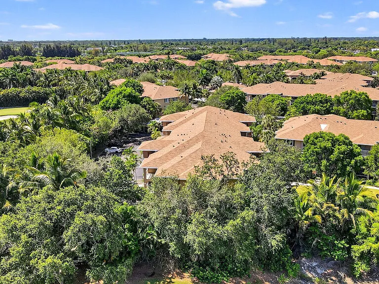 6511 Emerald Dunes Dr #304 — Photo 46