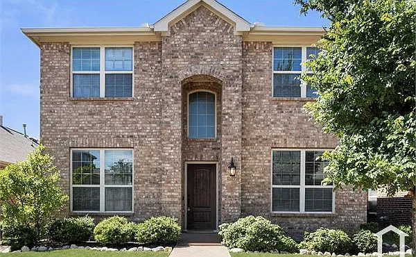 5 bed, 2316 sqft, $3,800 — Photo 1