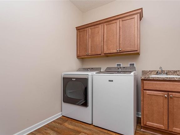 4th image of 120 Pebble Creek Ln