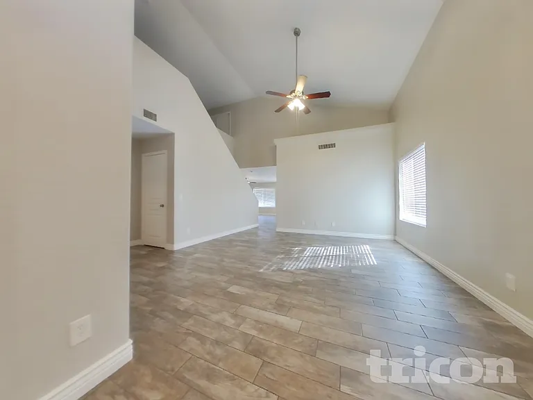 1447 S 231st Ln — Photo 3