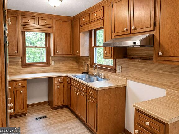 5th image of 339 Coker Dr
